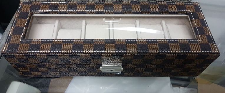 089 Caja 6 reloj